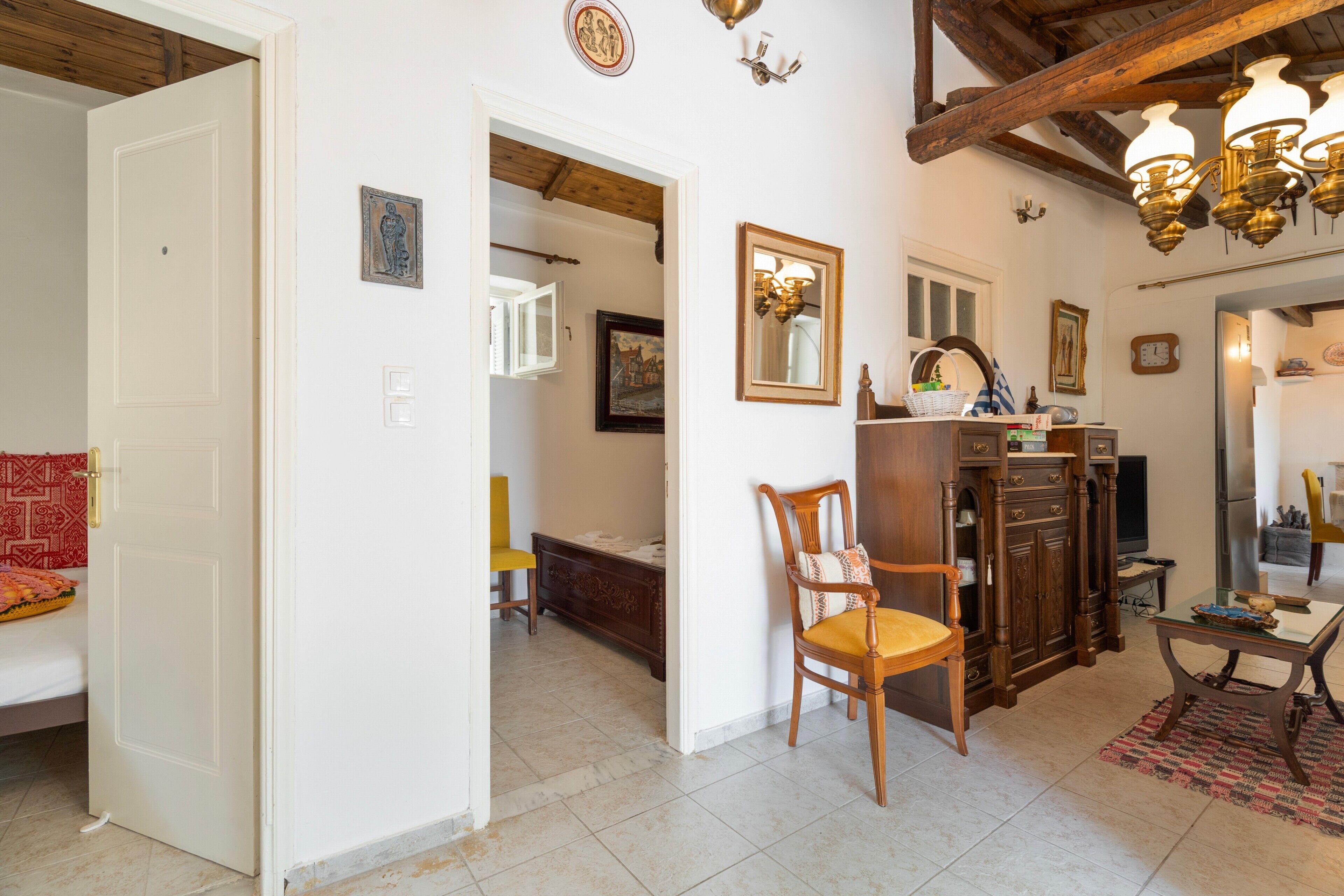 3 chambres, fer et planche à repasser, Wi-Fi, draps fournis