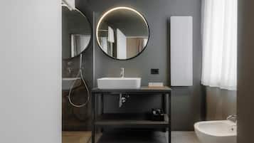 Doppia Deluxe, vista collina | Bagno | Doccia, articoli per l'igiene personale ecosostenibili, asciugacapelli