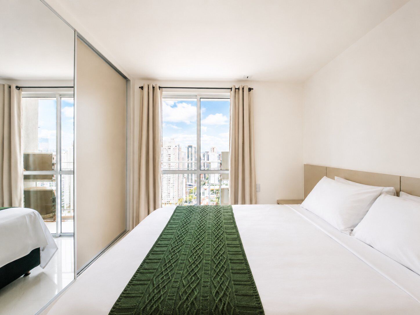 Apartamento | Tabla de planchar con plancha, wifi gratis, ropa de cama