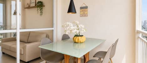 Apartment | Outdoor dining