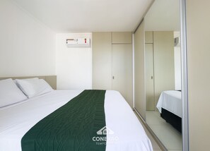 Apartament | Planxa i posts de planxar, wifi gratuïta i roba de llit 