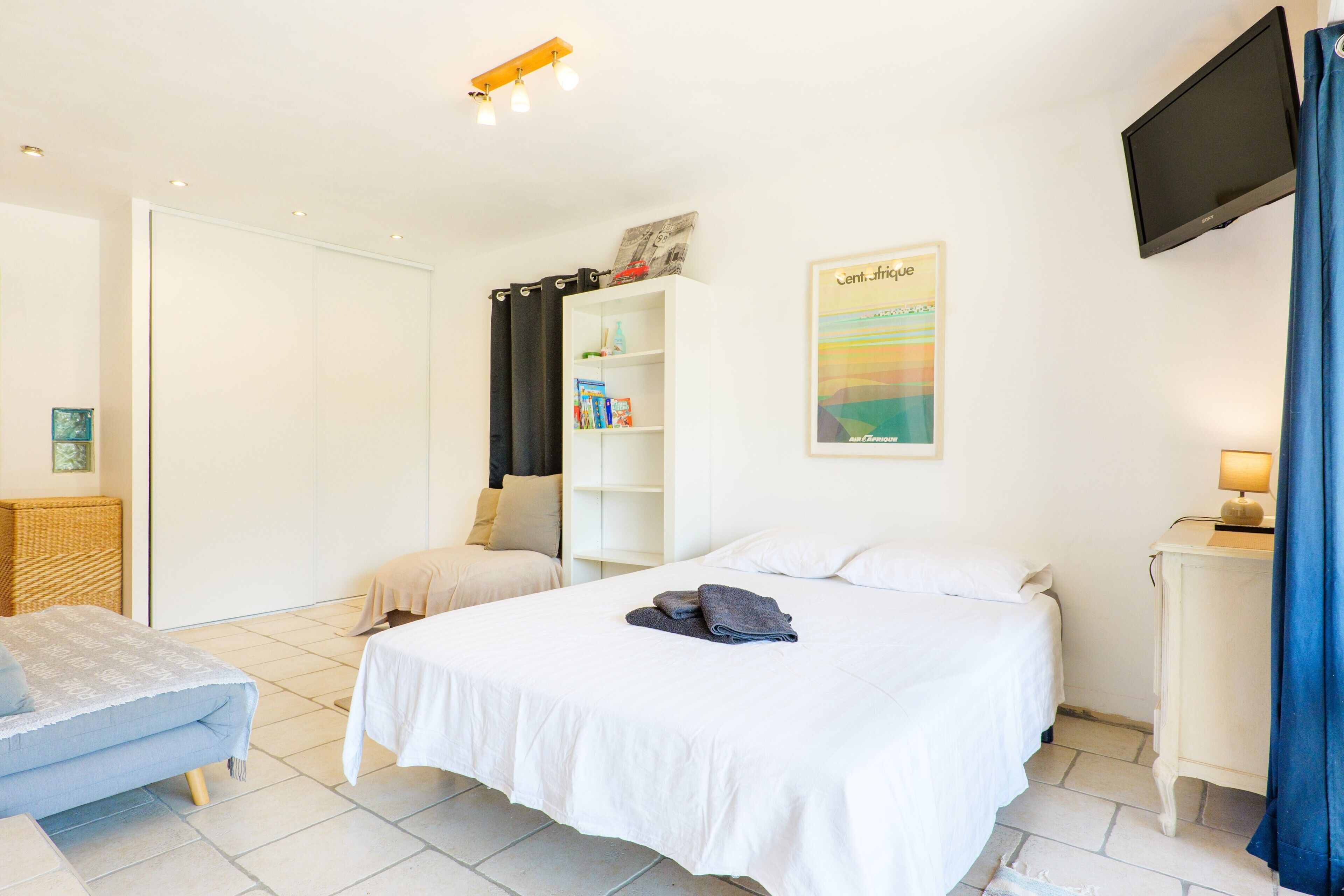 5 dormitorios, tabla de planchar con plancha, wifi y ropa de cama