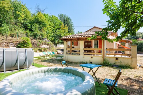 Villa « Parvanelles En Cévennes » avec vue montagne, Wi-Fi et climatisation