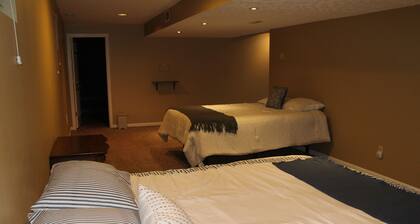 Peaceful 4-bedroom house with AC in lovely Loveland