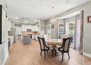 Dining - Peaceful 4-bedroom house with AC in lovely Loveland (Loveland)