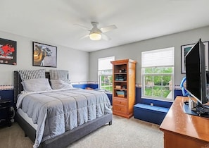 Room - Peaceful 4-bedroom house with AC in lovely Loveland (Loveland)