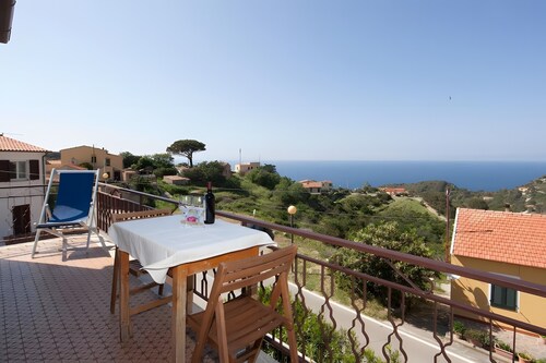 Apartment with Sea and Nature Views