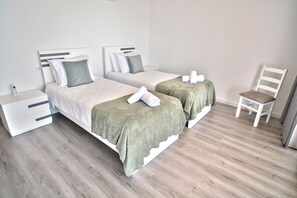 Room - Sunset Viewpoint, New Home with Stunning Sea Views (Madeira)