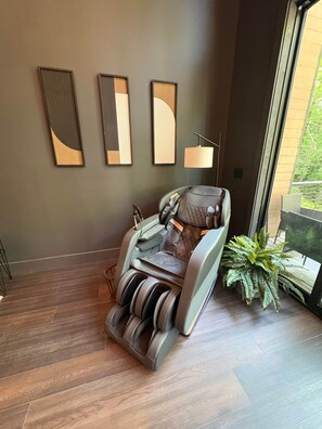 Interior - Blackwood Retreat Cabin Hendersonville, NC (Henderson County)