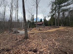 Property grounds - 2-bedroom house in peaceful Woodstock perfect for relaxing getaway (Woodstock)