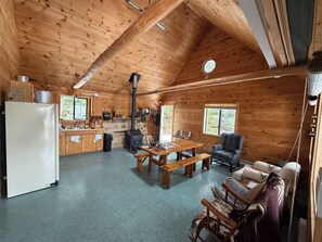 Interior - 2-bedroom house in peaceful Woodstock perfect for relaxing getaway (Woodstock)