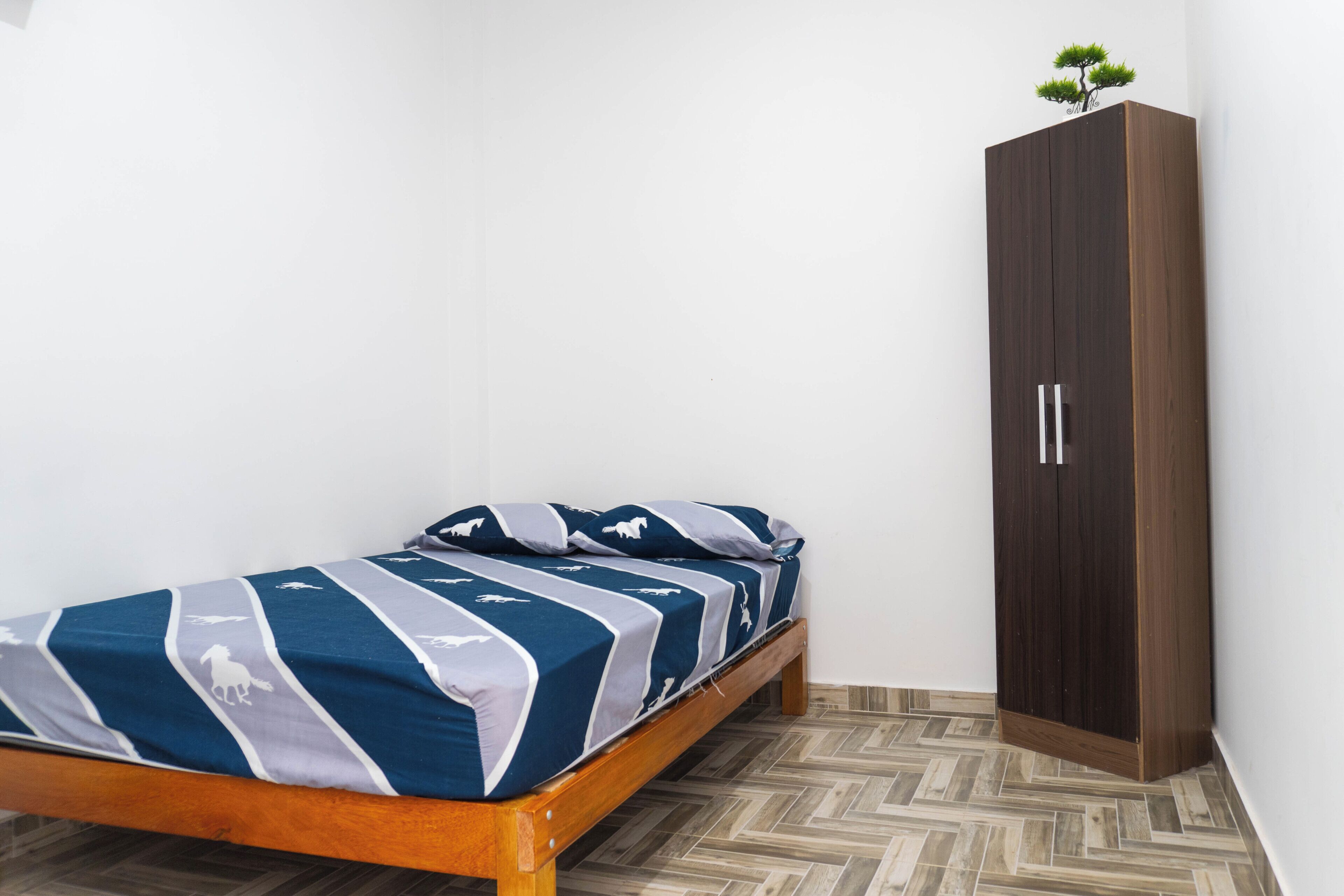 3 habitaciones, wifi gratis, ropa de cama y acceso para silla de ruedas 