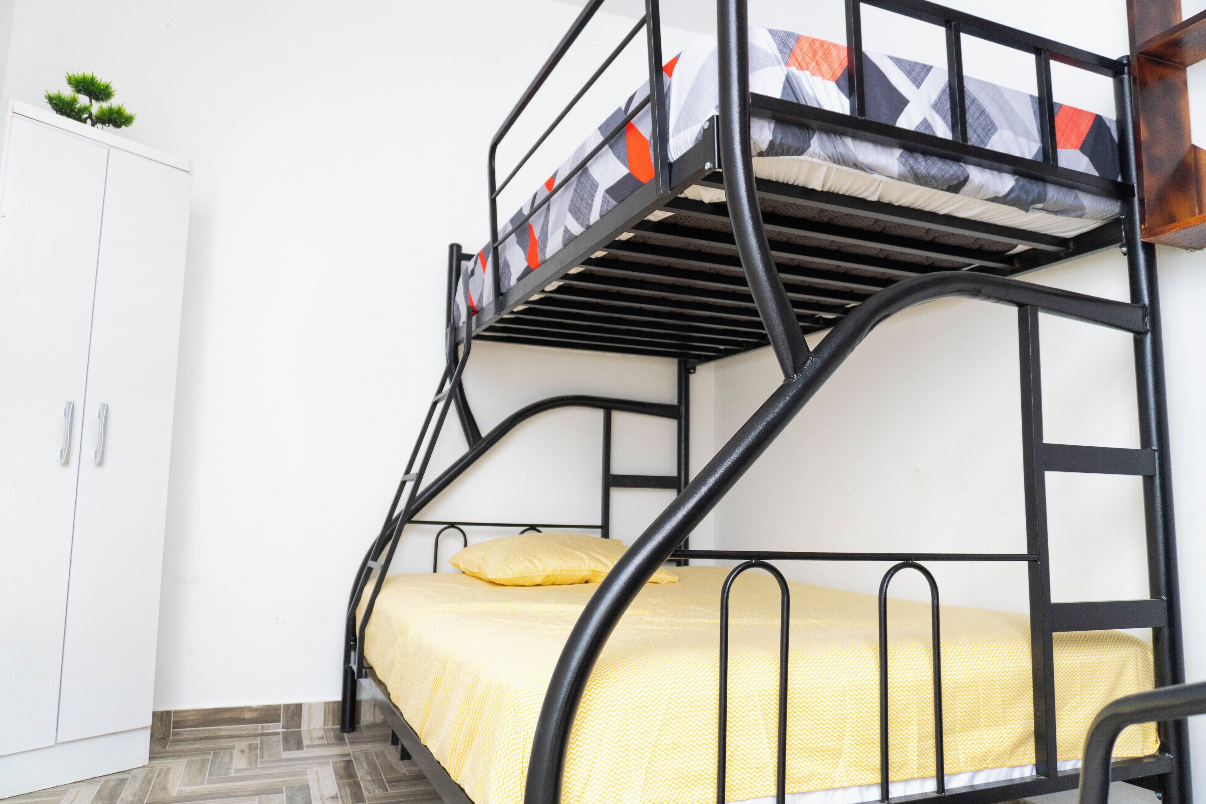 3 habitaciones, wifi gratis y ropa de cama 