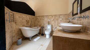Superior Double Room | Bathroom