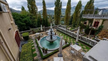 Suite, Balcony, Mountain View | Outdoor dining | Breakfast, lunch, dinner and brunch served