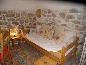 Iron/ironing board, Internet - La Fontaine de Gadilhe, for 3 people: heated pool, sauna (Saint-Paul-le-Jeune)