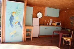 Private kitchen - La Fontaine de Gadilhe, for 3 people: heated pool, sauna (Saint-Paul-le-Jeune)