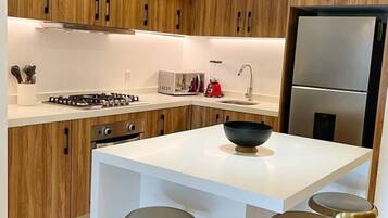 Fridge, microwave, oven, stovetop