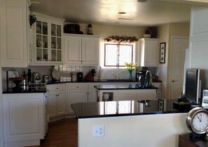 Private kitchen - Lake Winnebago 2-bedroom house  for EAA   Oshkosh (Oshkosh)