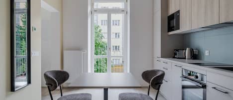 Micro-ondes, four, lave-vaisselle