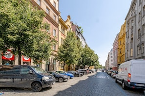 Property grounds - Blueground | Holešovice, city view, nr Vltava (PRG-53) (Prague)