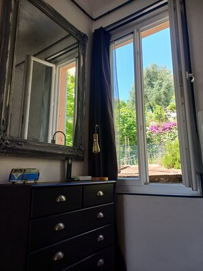 Interior - Stunning, renovated 2-room apartment in a charming building in Nice (Nice)