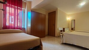 1 bedroom, bed sheets