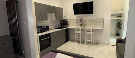 1 ห้องนอน, เตารีด/โต๊ะรีดผ้า, Wi-Fi ฟรี, ผ้าปูที่นอน