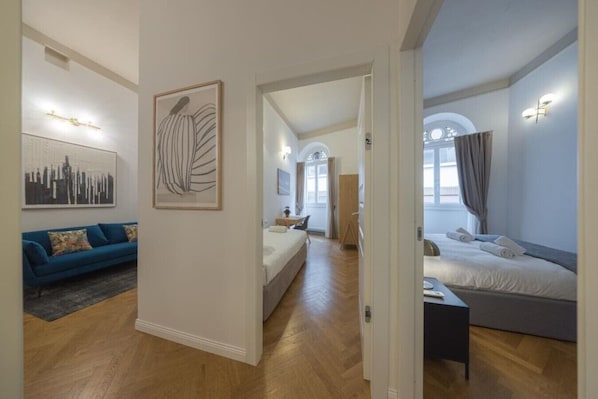 Iron/ironing board, WiFi, bed sheets - Florence Central Bright Stay - Near the Duomo (Florence)