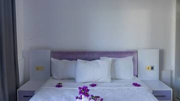 Suite, 1 Bedroom, Poolside | Frette Italian sheets, premium bedding, Select Comfort beds