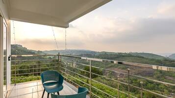 Premium Room, Garden View | Property grounds