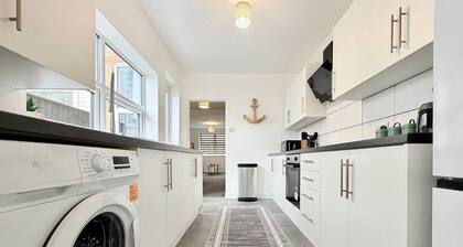 Ward House - Contractors or Family Holidays