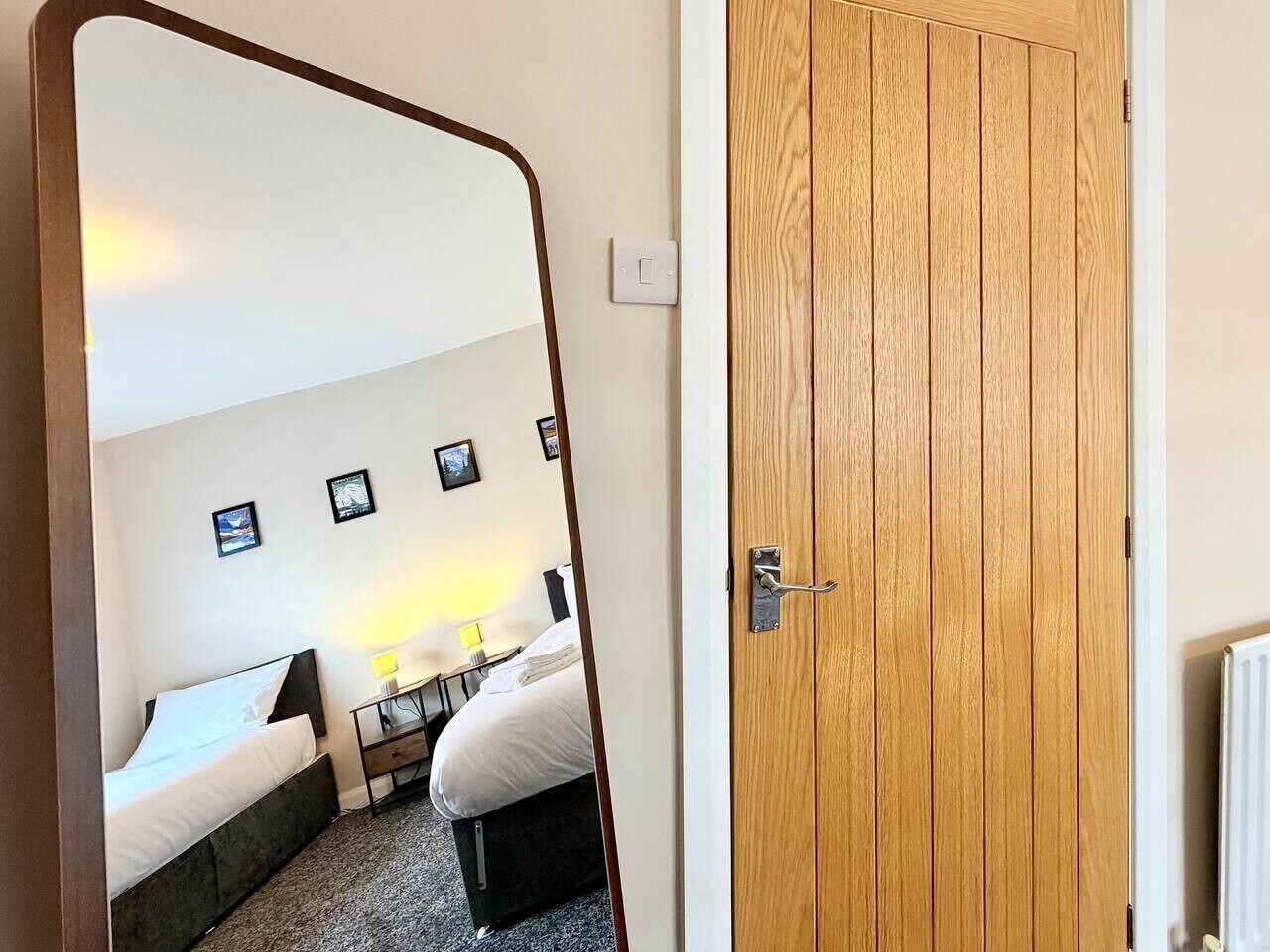 Desk, iron/ironing board, travel cot, WiFi