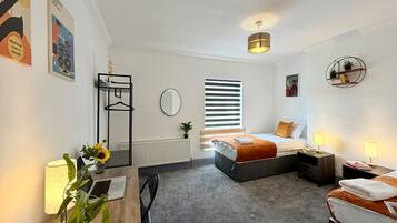 3 bedrooms, desk, iron/ironing board, WiFi