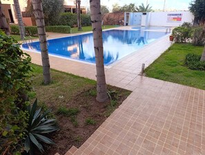 حمام سباحة