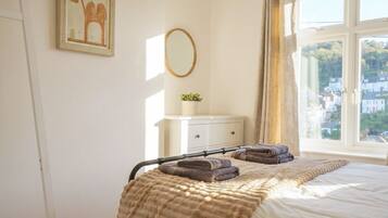 4 bedrooms, WiFi (free), individually decorated, individually furnished