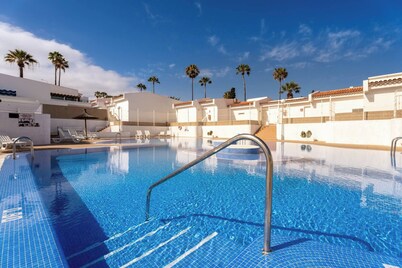 Costa Adeje 3BR Villa, Pool, Bbq, AC, Sleeps 8