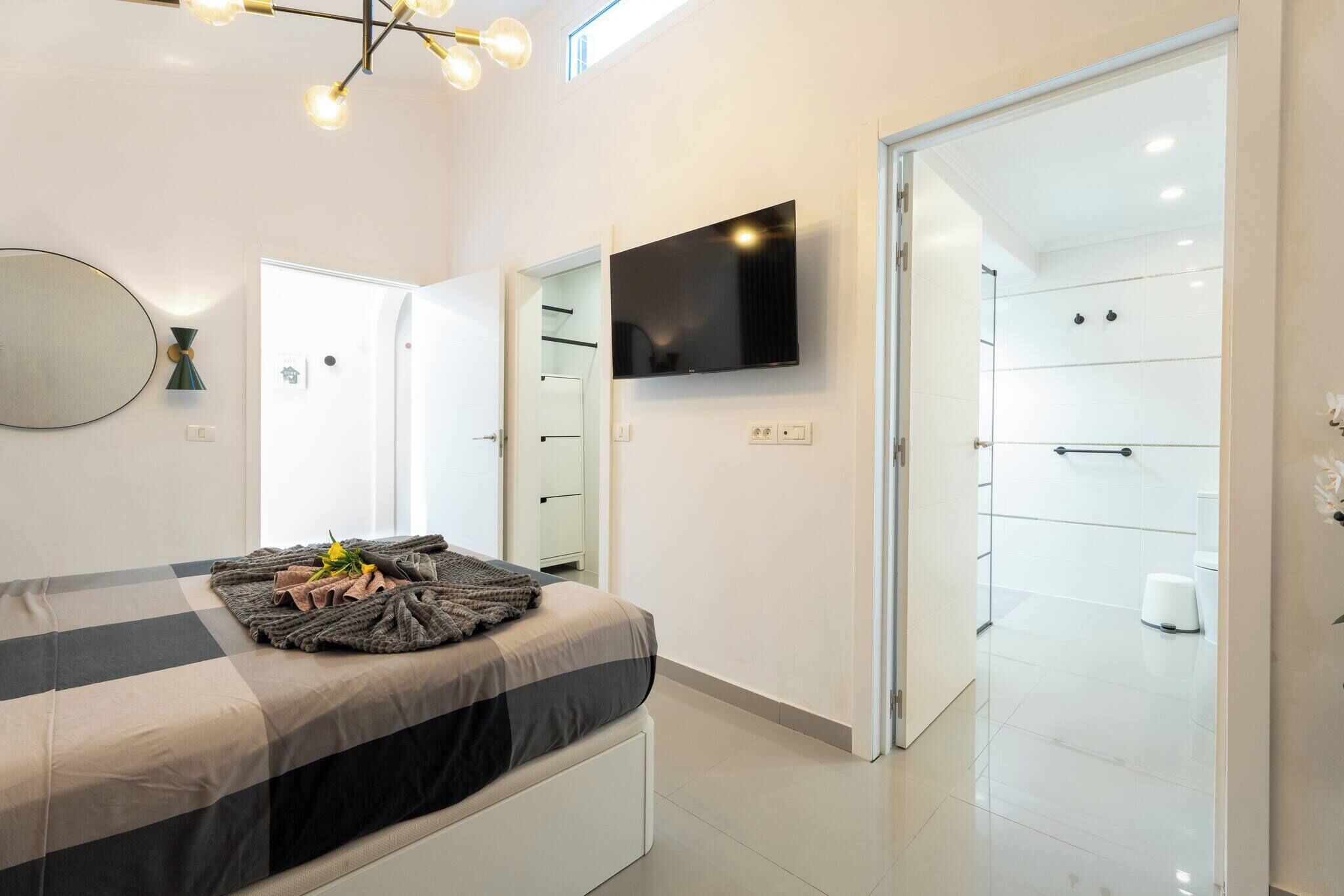 Rumah, 3 kamar tidur, patio, pemandangan kolam renang | 4 kamar tidur