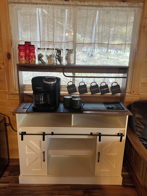 Interior - Cozy, Pet friendly 1-bedroom cabin, on the serene Bouquet river. (Elizabethtown)