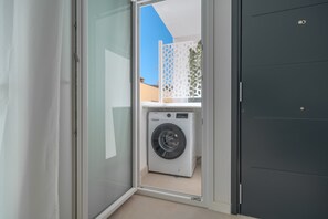 Interior - Vacation Apartment 'Isabel 3' with Balcony, Wi-Fi and Air Conditioning (Guargacho)