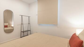 Appartement, 2 slaapkamers | Een kluis op de kamer, gratis wifi