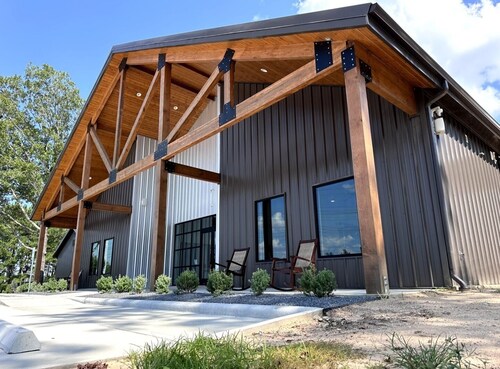 Luxury Retreat Near Lake Conroe, Workspace & Pool
