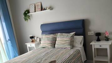 Ferros/tábuas de passar roupa, Wi-Fi, roupa de cama