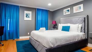Desk, iron/ironing board, WiFi, bed sheets