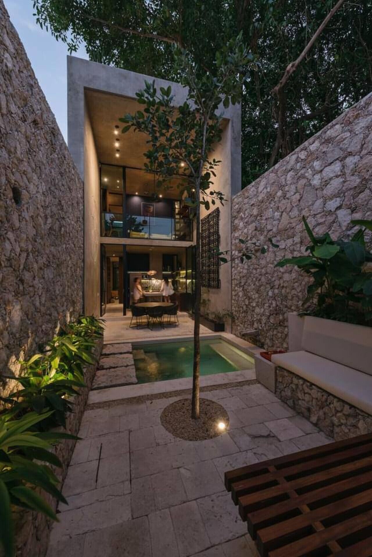 حمام سباحة