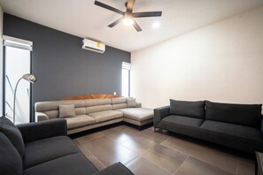 Living area - Luxury Pool Home | Sleeps 8 | TV Room + 4 Full Baths (Playa del Carmen)