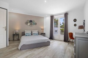 Iron/ironing board, WiFi, bed sheets - Villa "les alizés" garden side, close to the sea (Saint-Raphaël)