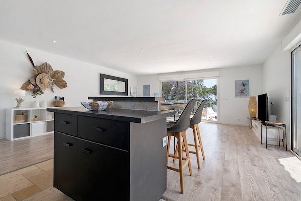 Interior - Villa “les alizés” – Upstairs, Poolside, Sea View (Saint-Raphaël)