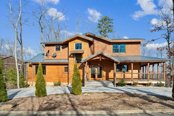Exterior - Deluxe Retreat w/ Pool, Theater, Games & Views (Sevierville)