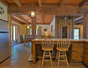 المنشأة من الداخل